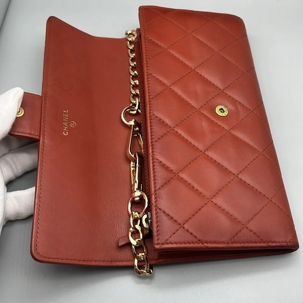 ❤️CHANEL Red Quilted Leather Wallet/Clutch